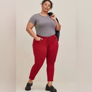 Torrid Boyfriend Straight Mid-Rise Jeans Size 26S Red New